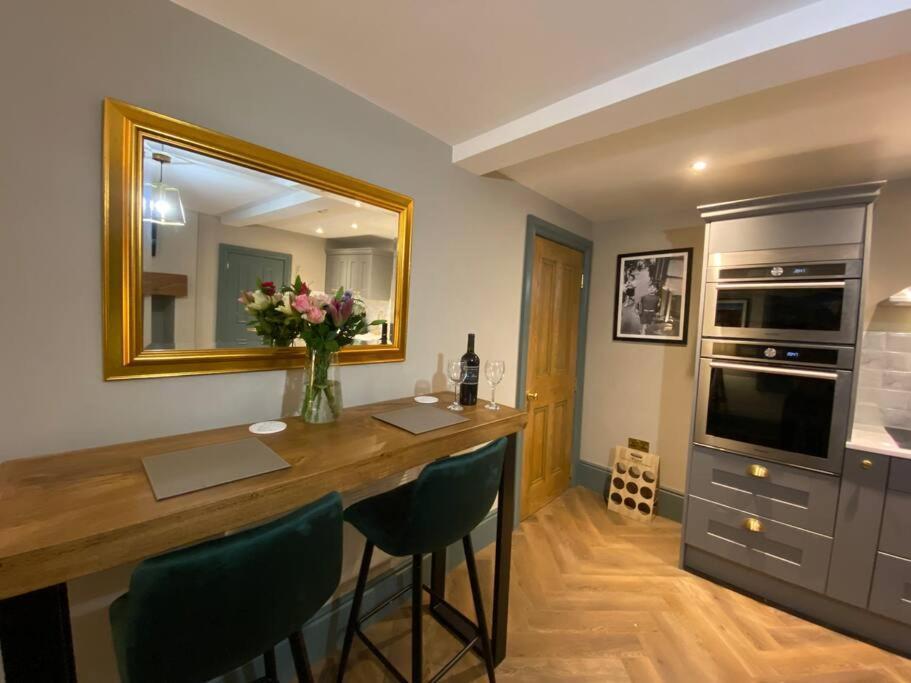 The Ebor Suite A Cosy Apartment In Haworth Esterno foto